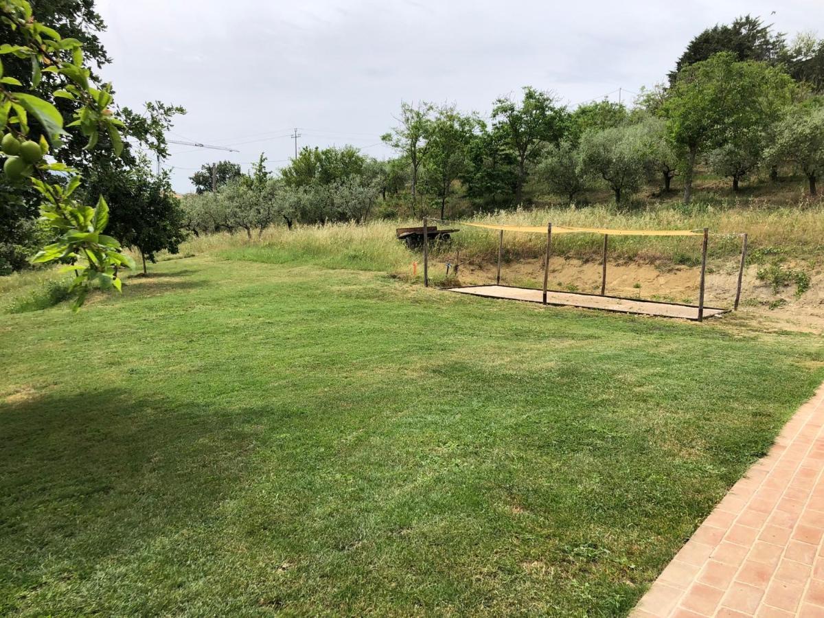 Agriturismo Sant'Angelo Holiday Farm Gualdo Cattaneo Exterior foto